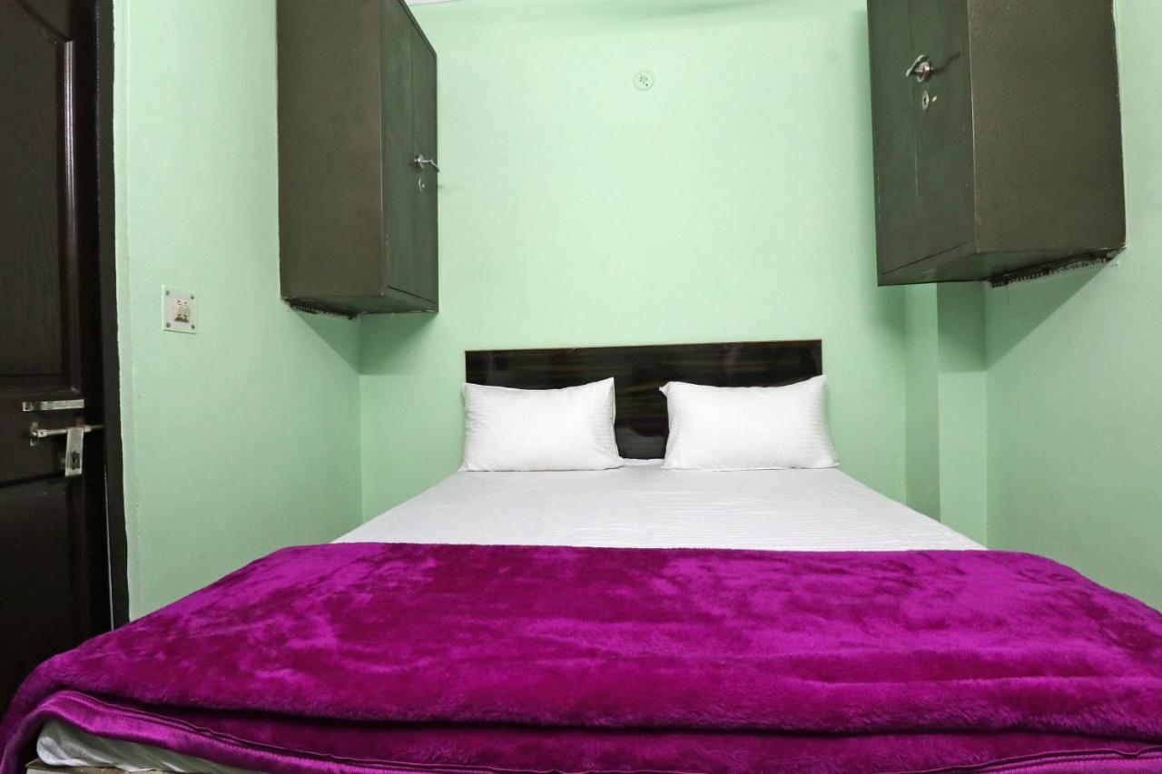 Spot On 48690 Hotel Host 아그라 외부 사진