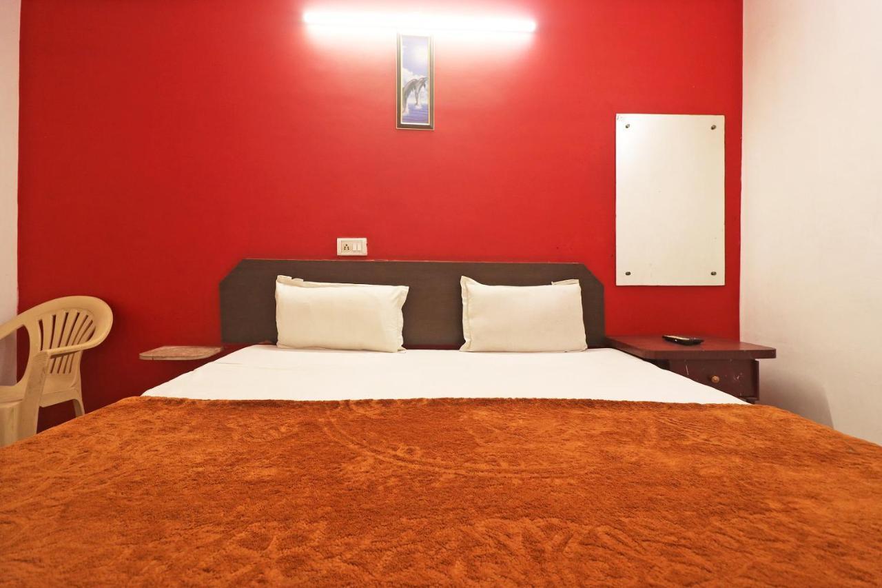 Spot On 48690 Hotel Host 아그라 외부 사진